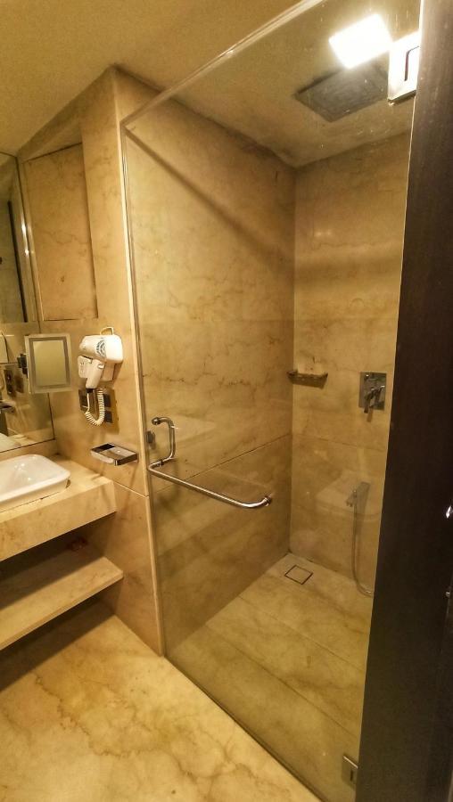 Kailash Parbat Hotel Лонавала Екстериор снимка
