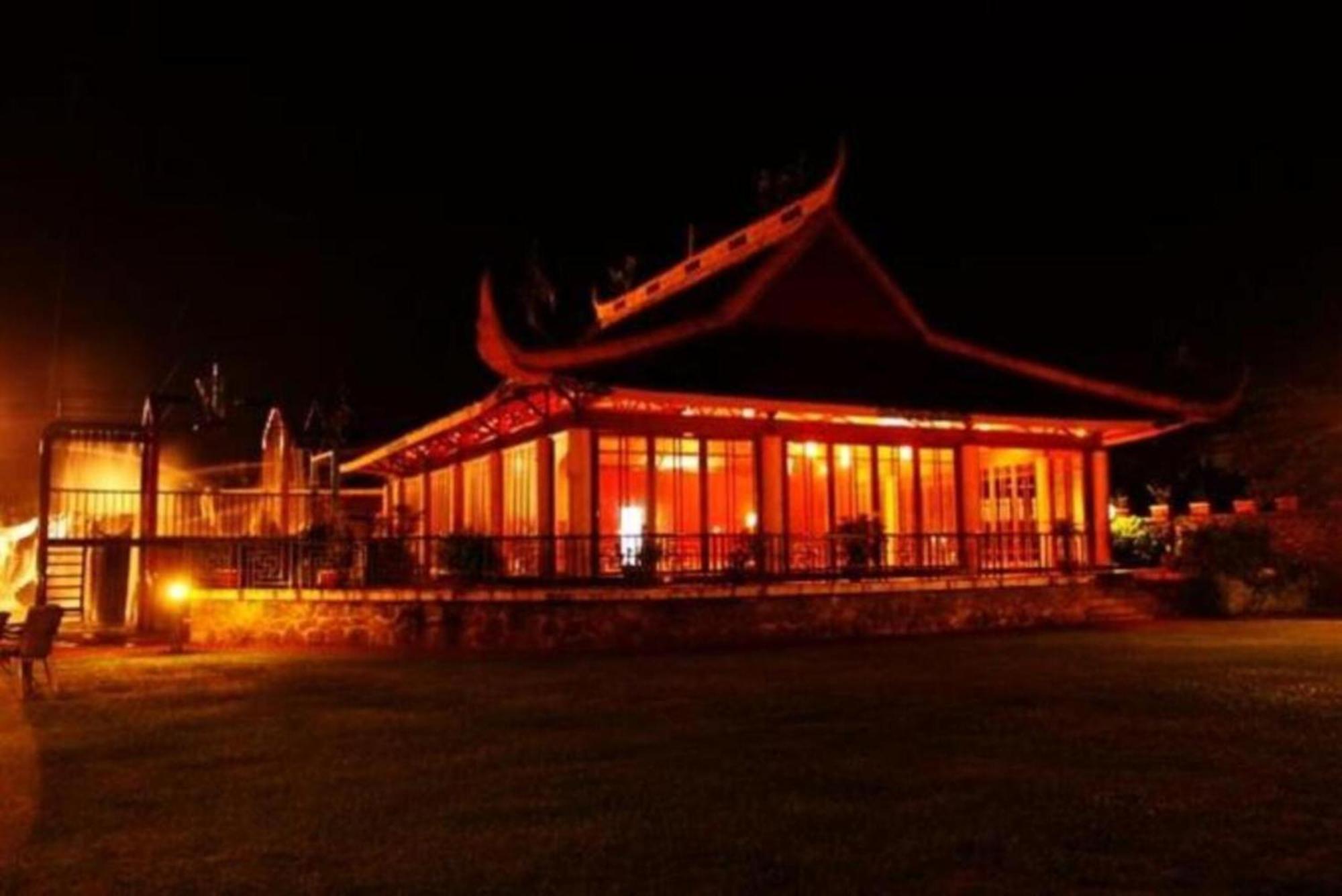 Kailash Parbat Hotel Лонавала Екстериор снимка