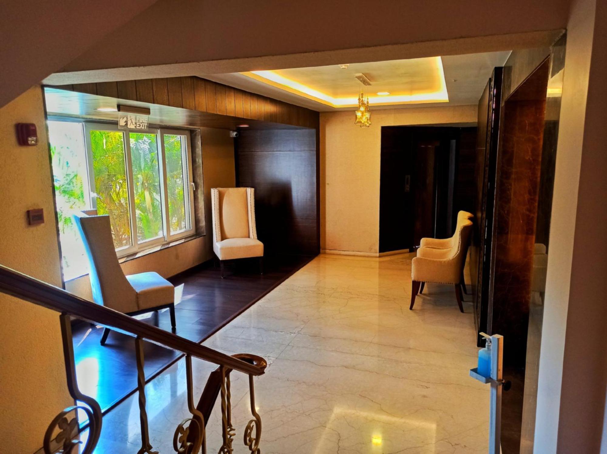 Kailash Parbat Hotel Лонавала Екстериор снимка